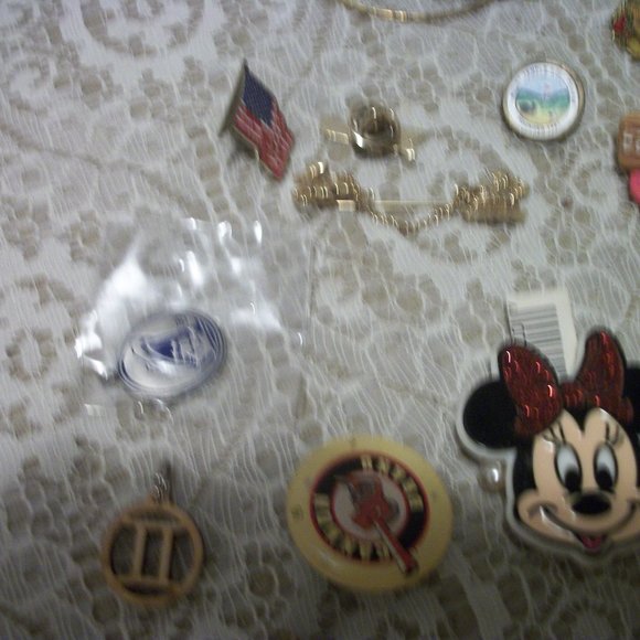 VINTAGE RETRO JEWELRY PINS BUNDLE 24 - Picture 4 of 6